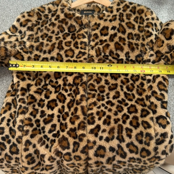 Faux fur animal print size M - Picture 4 of 6